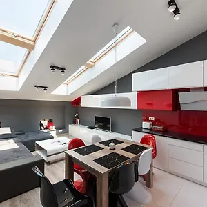 https://apartament-miodowa.krakowhotelspoland.com